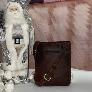 Beautiful Vintage Fossil Brown Leather Flap Crossbody Medium